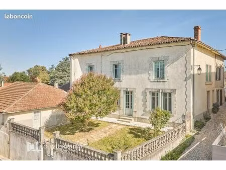 maison 6 pièces 285 m²