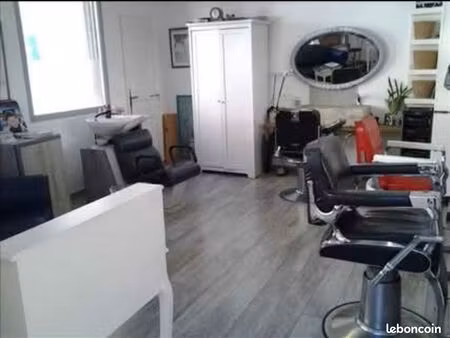 commerce grimaud village