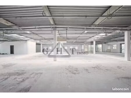 bureaux 300 m²