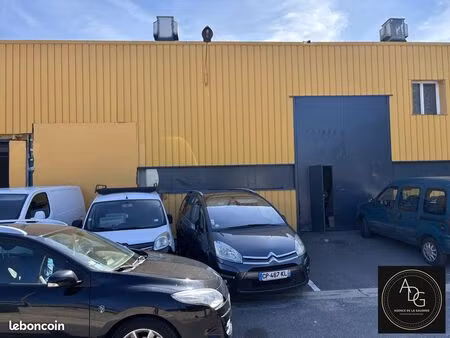 local 250 m² dourdan