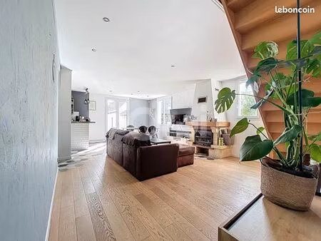 maison 6 pièces 104 m²