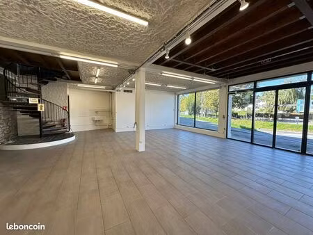 local commercial 300 m² ussel