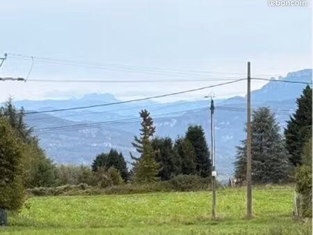 ? terrain constructible de 1114 m² – dolomieu – quartier calme et résidentiel – vue dégagé