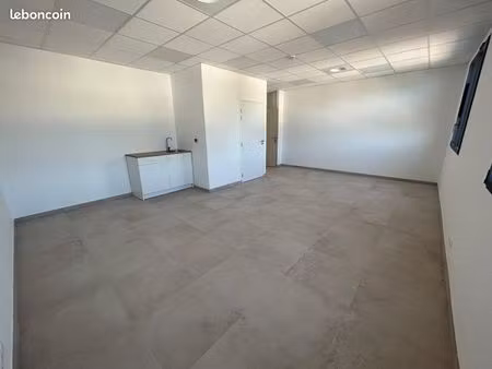 bureau/local pro 34 7 m² – clim  parking  ascenseur – carnoules