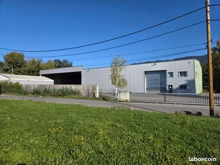 local a louer zone artisanale perrignier 600 m2 avec terrain 3000 m2