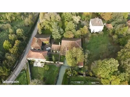 moulin 8 pièces 262 m²