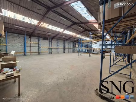 local 650 m² rouxmesnil-bouteilles