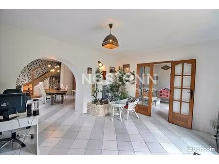 maison 5 pièces 147 m²