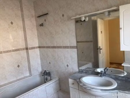 location appartement b le chateau