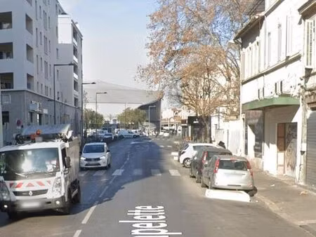 immeuble 11 pièces 183 m²