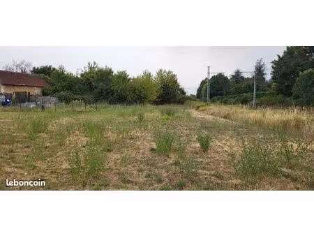 terrain constructible 1300m²