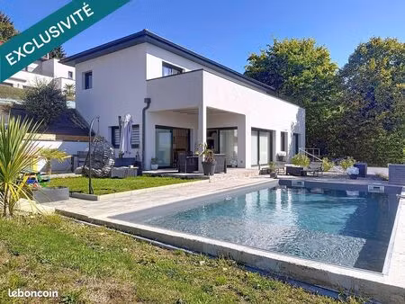 villa 6 pièces 150 m²