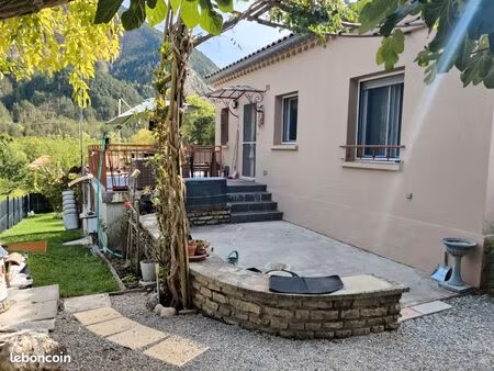 vend jolie petite maison