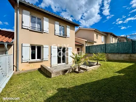 villa 4 pièces 85 m²
