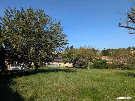 terrain 767 m² genay