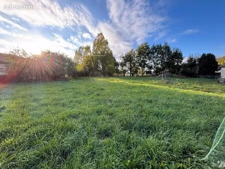 terrain 1020 m² brocourt