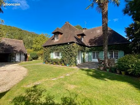 maison 9 pièces 231 m²