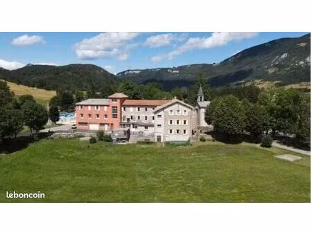 propriété 20 pièces 778 m²