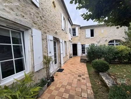 maison 5 pièces 225 m²