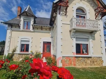 maison 5 pièces 210 m²
