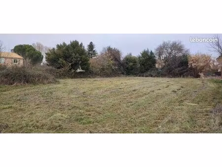vente terrain constructible à caderousse (84860)
