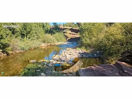 terrain avec rivières