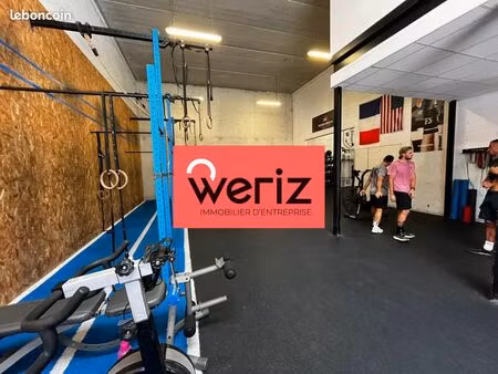 local industriel 300 m²