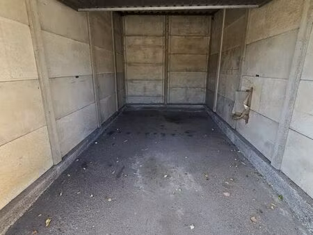 parking/box 12 m² gravigny