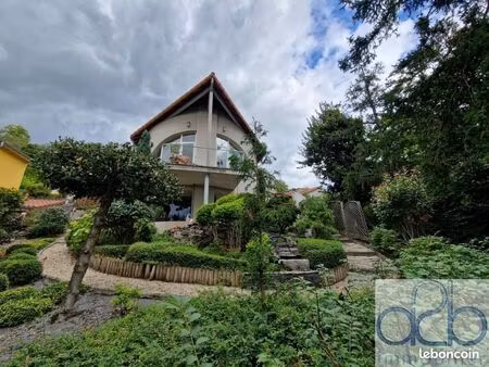 villa 8 pièces 280 m²