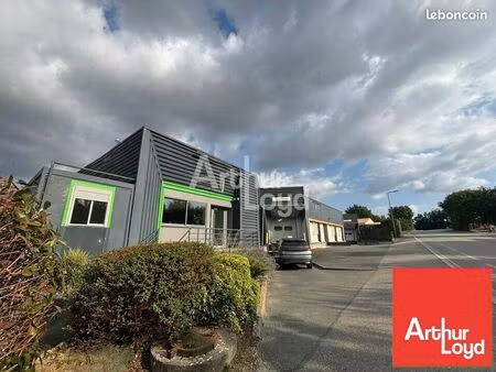 local d'activité 1 560 m²