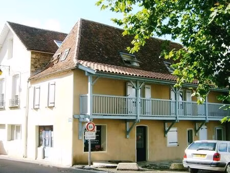 beau local commercial bien placé