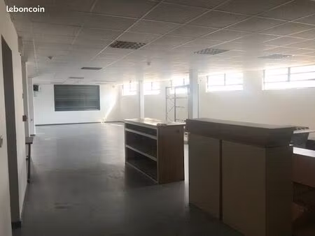 local commercial 220 m² roussillon