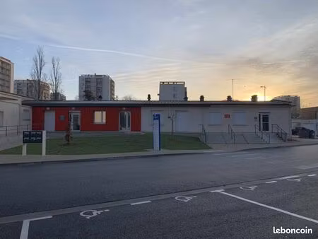 a louer local professionnel paramedical pole santé poitiers