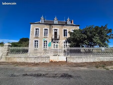 maison 9 pièces 267 m²