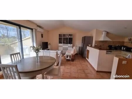 appartement t2/3 - dernier étage - terrasse - parking