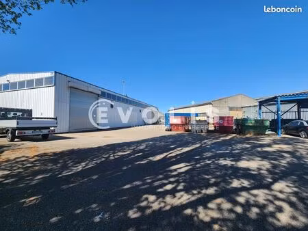 local bureaux 2 140 m²