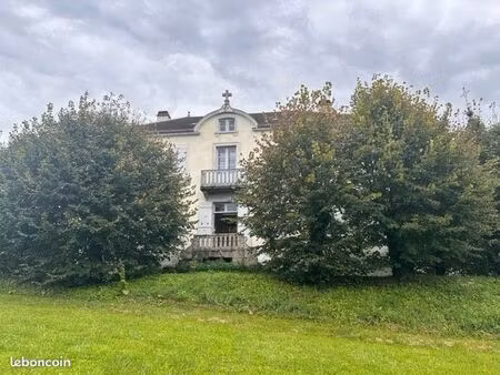 ancien presbytère rénové récemment entièrement