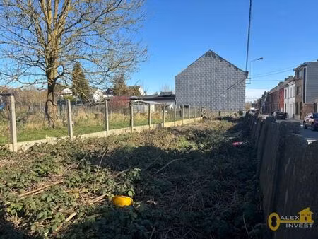 *** plus de visite possible *** terrain à bâtir