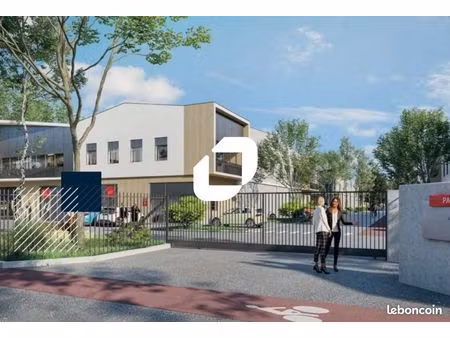 local d'activité 496 m²