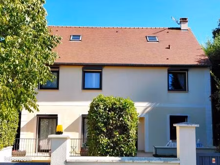 maison 7 pièces 250 m²