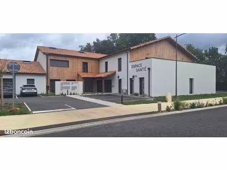 local à louer dans un espace santé à saint-hélène (33)