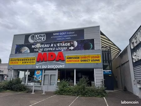 local à louer avec activité de mini golf