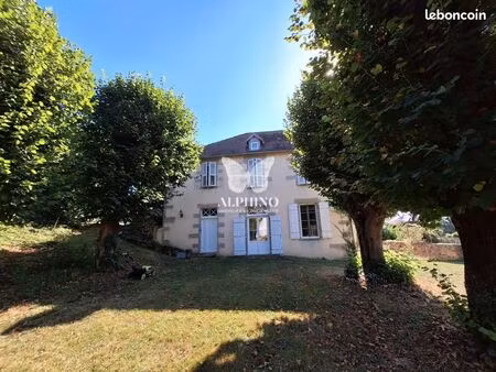 maison 8 pièces 208 m²