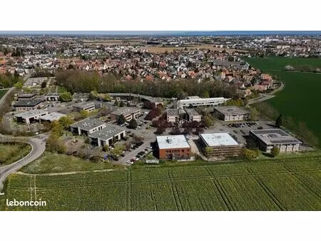 bureau 93 m²
