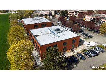 bureau 127 m²