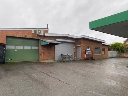 ensemble immobilier avec maison  pompe a essence  car-wash 