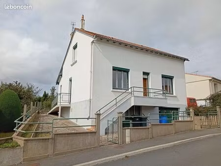 maison st aubin des ormeaux