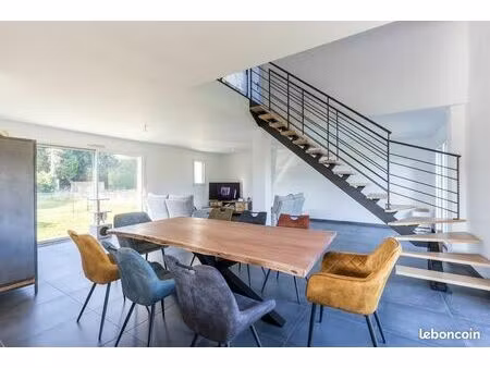 votre nouveau chez-vous: maison neuve (2024) de 134m² mêlant confort et performance énergé