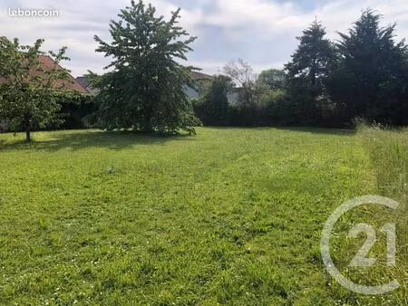 terrain 851 m² crecy la chapelle