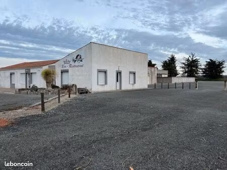 immeuble 10 pièces 60 m²